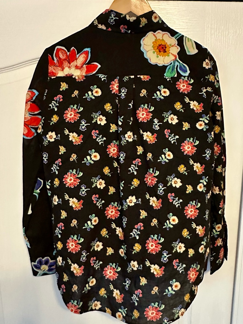 Gorgeous Desigual Black Floral Split-Print women’s long sleeves - Picture 2 of 7